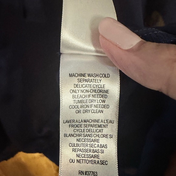 🎉Laundry by Shelli Segal Navy Sheer Blouse Very Lightweight Size Medium - Picture 5 of 9